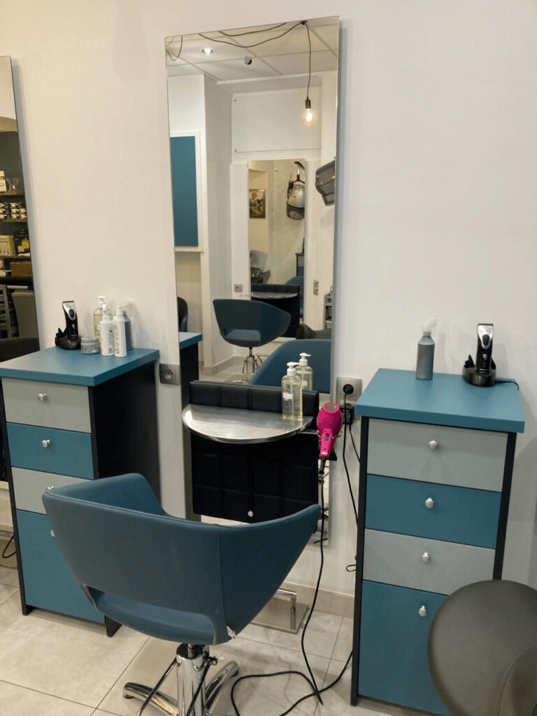 Station de coiffage du salon Géraldine coiffure à Dijon